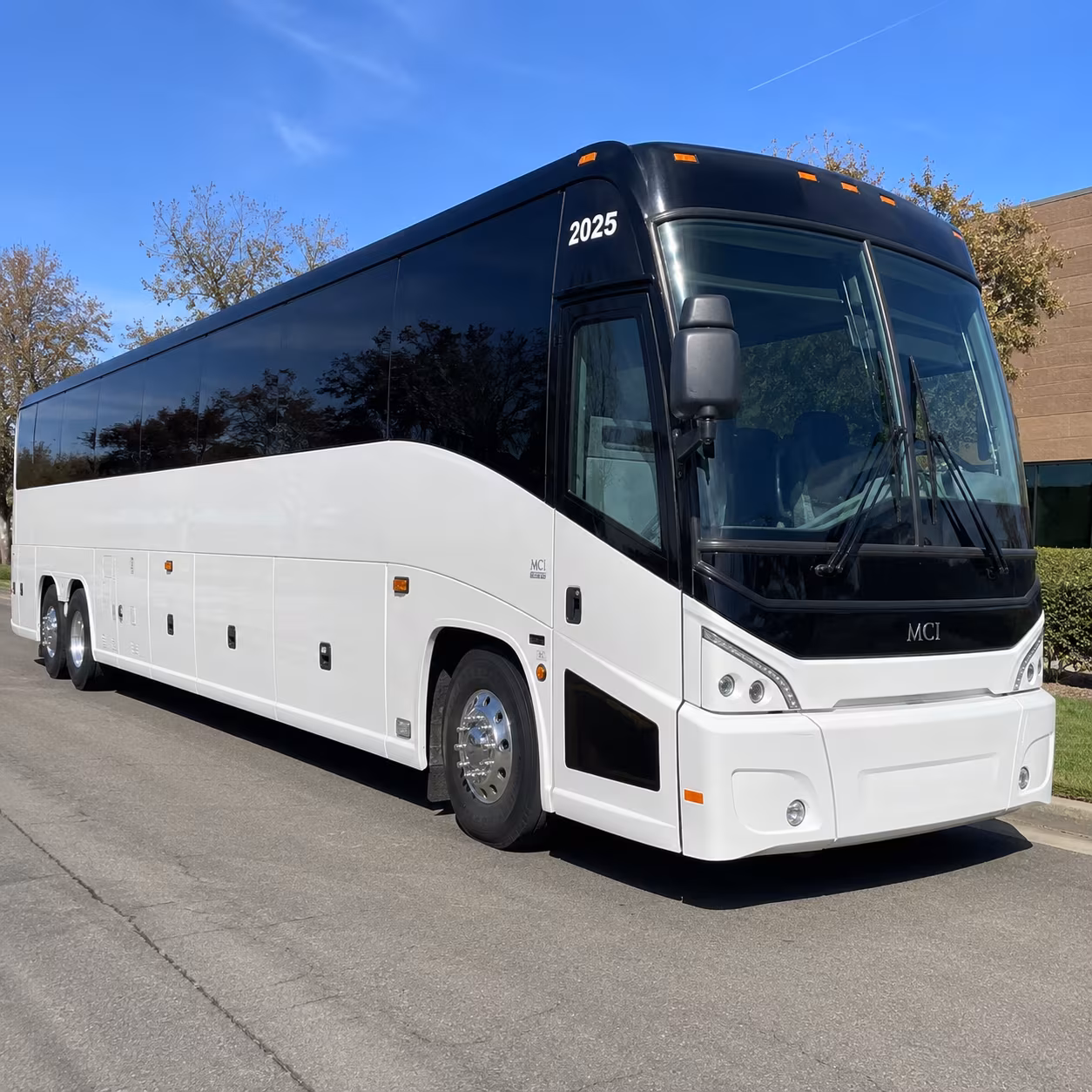 conference shuttle buses to huntington place and metro detroit convention venues