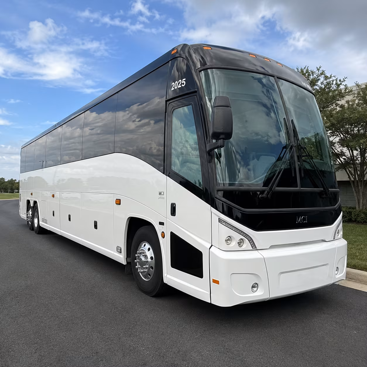 detroit auto show corporate shuttles from dearborn hotels