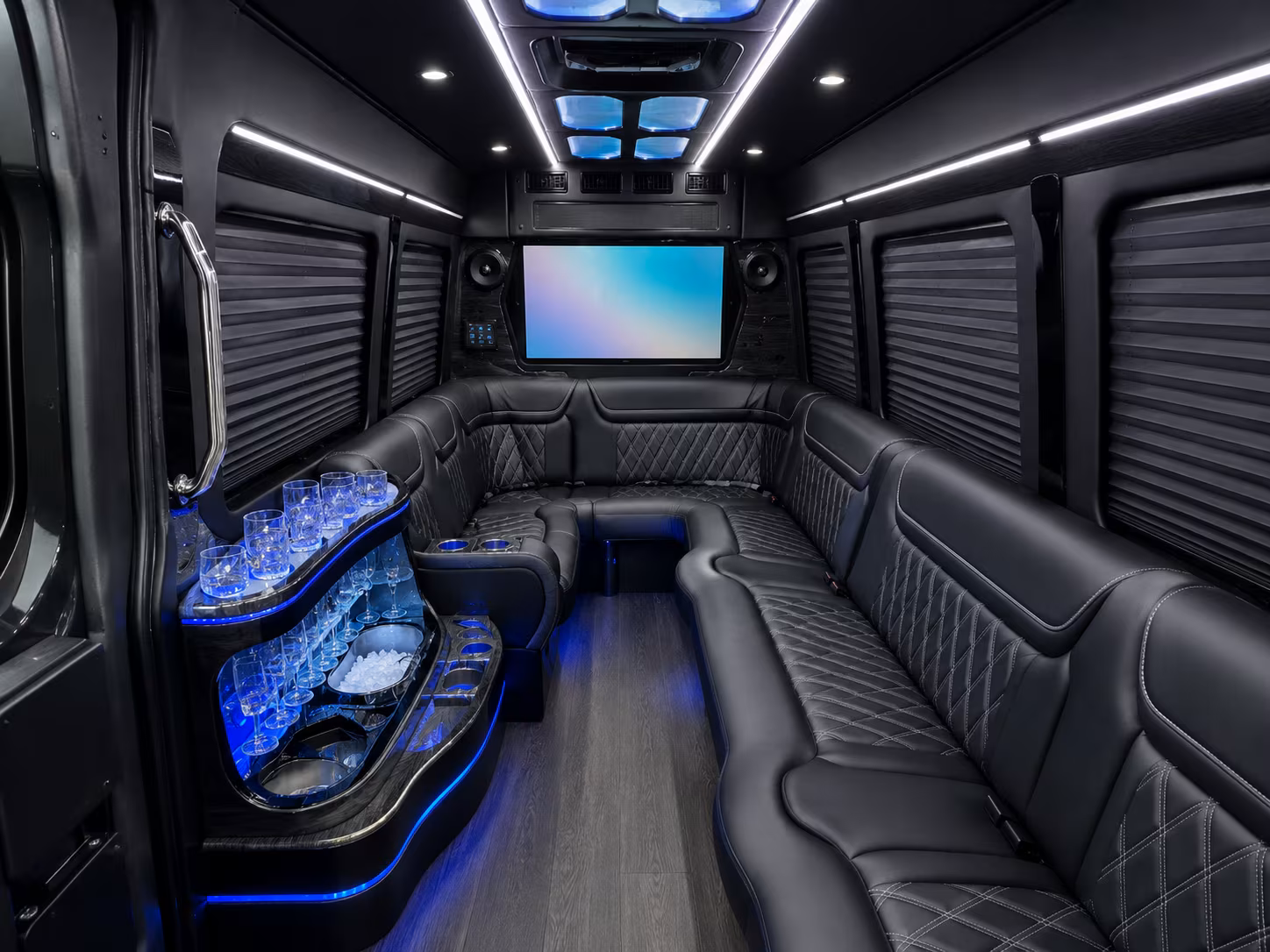 detroit auto show shuttles from dearborn offices to huntington place